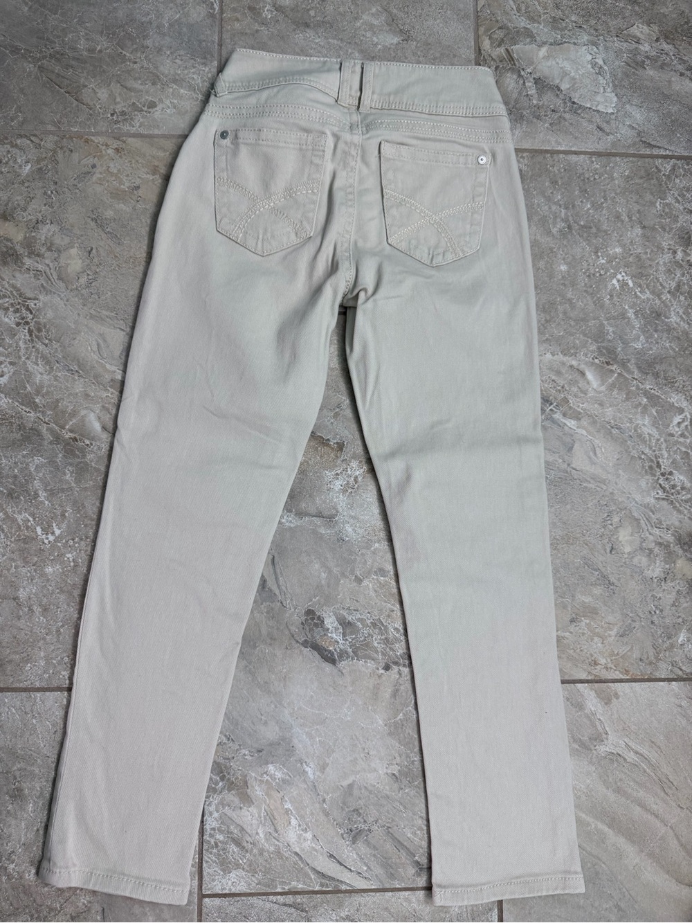 Wallflower Luscious Curvy Straight Leg Mid Rise Jeans in Light Beige Cream - Picture 3 of 9